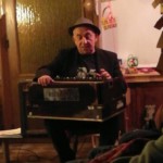 Petit concert Denis Péan 2017 Le Tintamarre_café associatif_chalonnes sur Loire_café des enfants_Denis Pean